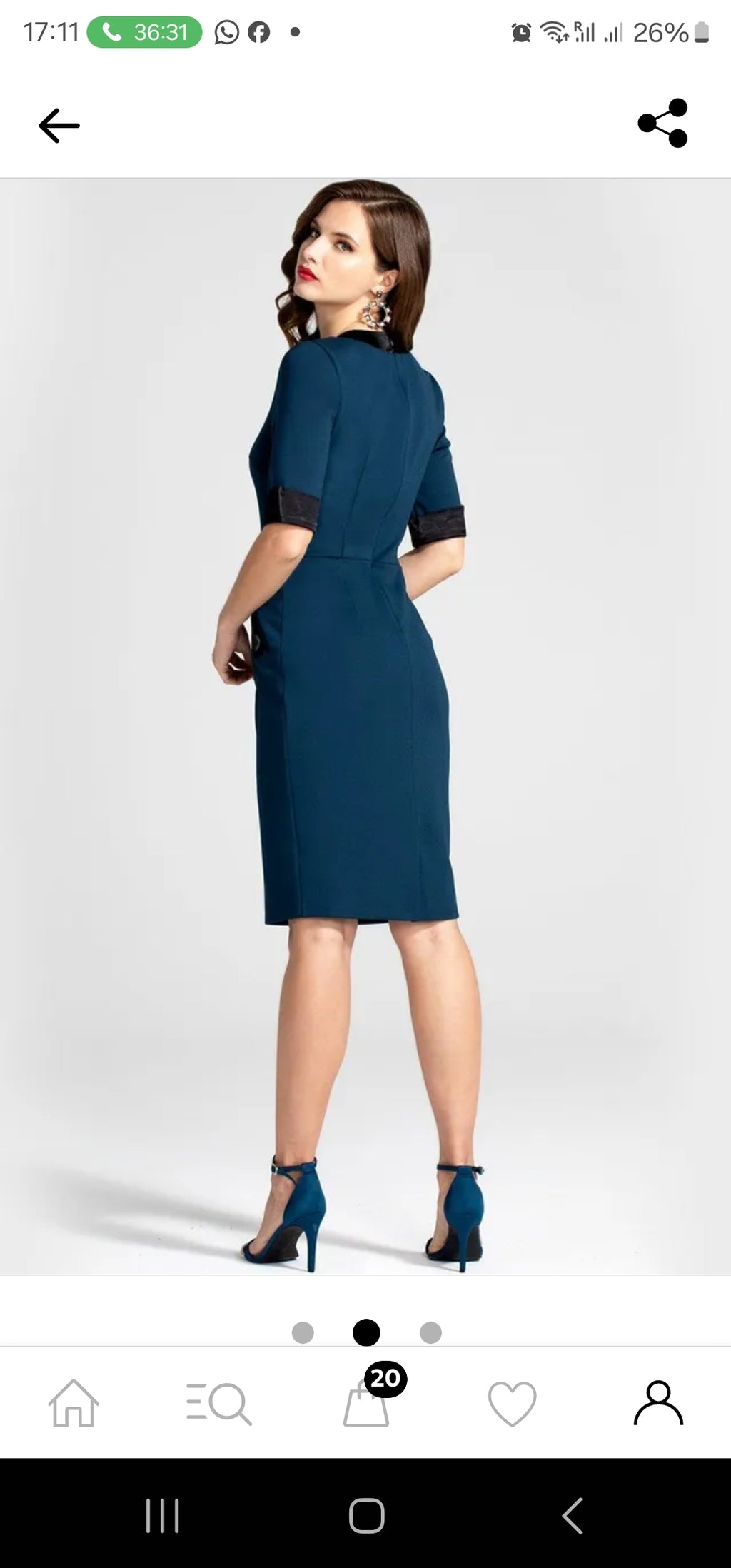 Hot Squash
Contrast Collar
Short-Sleeved Dress | Size 16