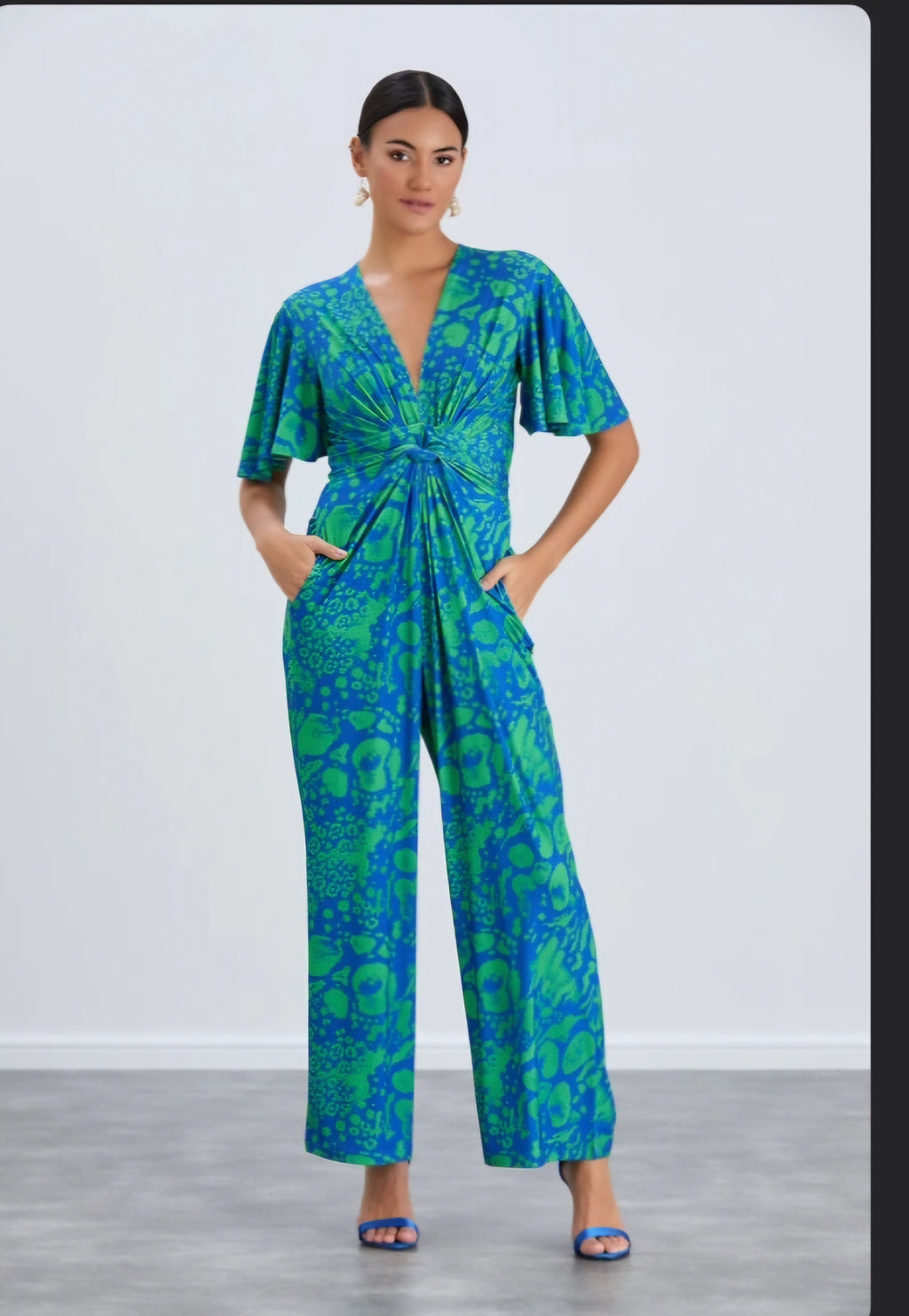 Angel Sleeve Twist Maxi
Jumpsuit in Tropical Green
print