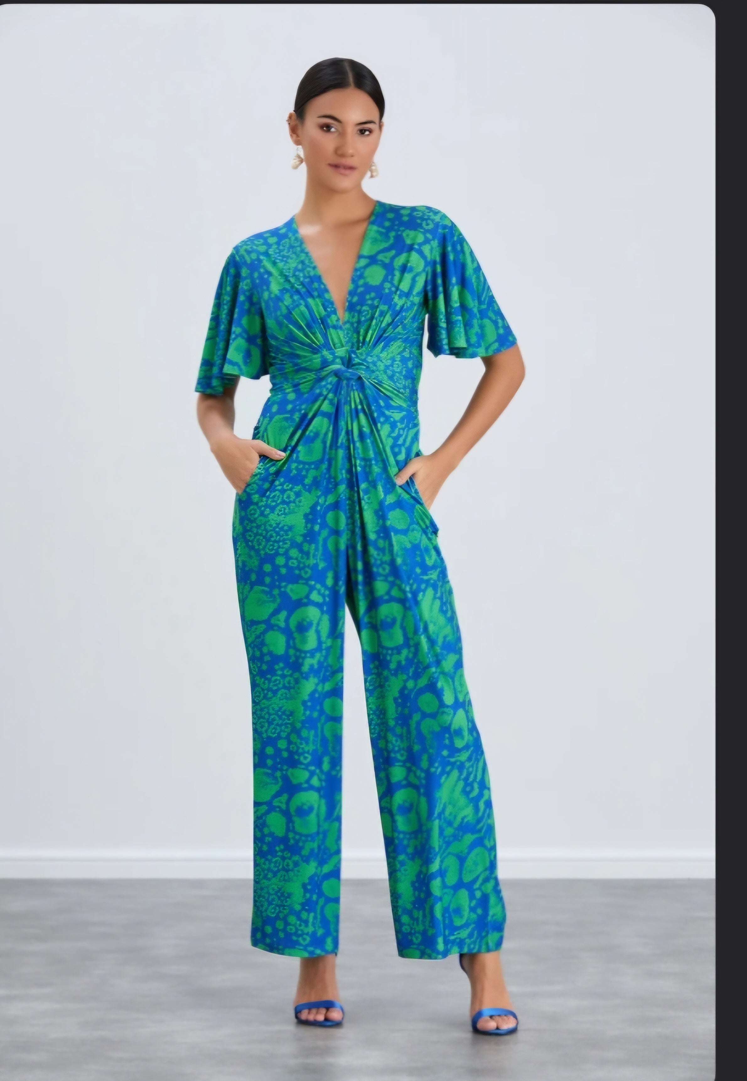 Angel Sleeve Twist Maxi
Jumpsuit in Tropical Green
print